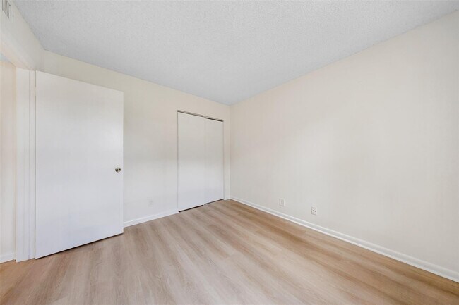 Building Photo - 8977 Wiles Rd