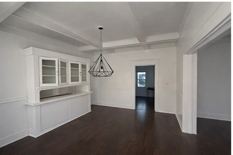 Building Photo - 1424 W 45th St