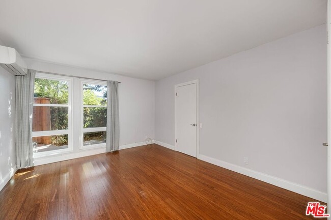 Building Photo - 2045 4th St