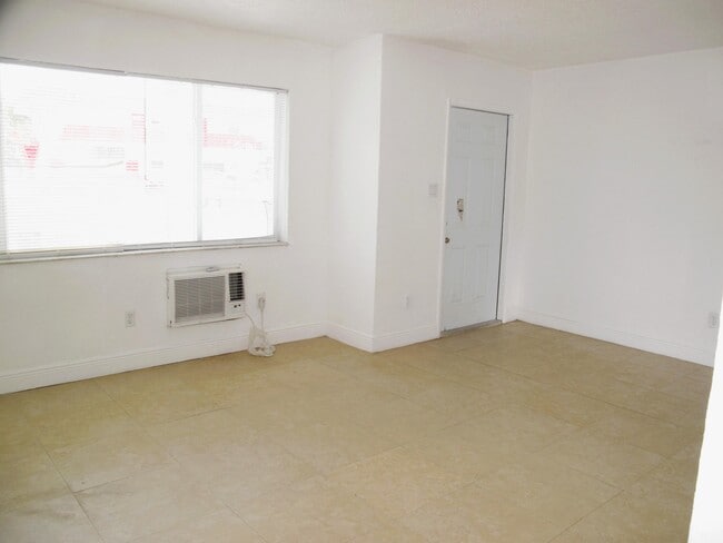 Building Photo - 340 NW 6th St