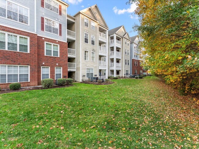 Building Photo - 704 Bristol Village Dr