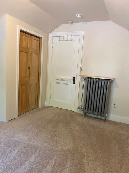 Bedroom - 1470 Sheldon St