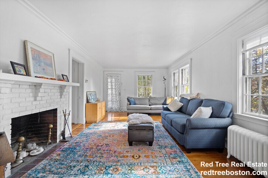 Building Photo - 27 Oakwood Rd