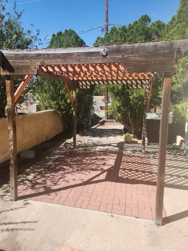 Building Photo - 917 Girard Blvd SE