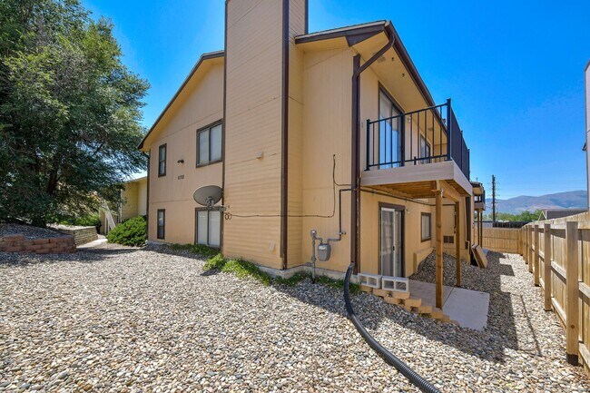 Building Photo - 6702 Dublin Loop W