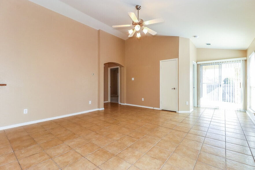 Building Photo - 6440 Regina Dr