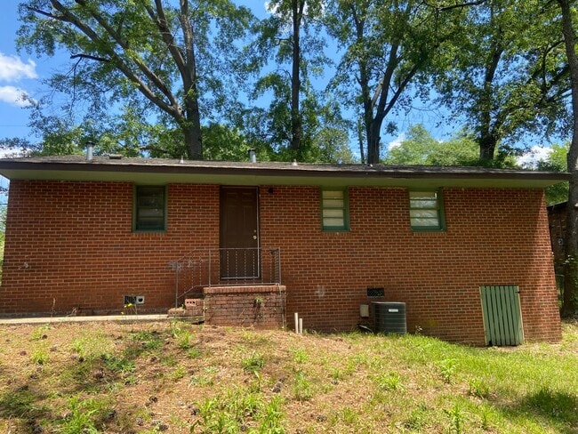 Building Photo - 4816 Wellborn Dr
