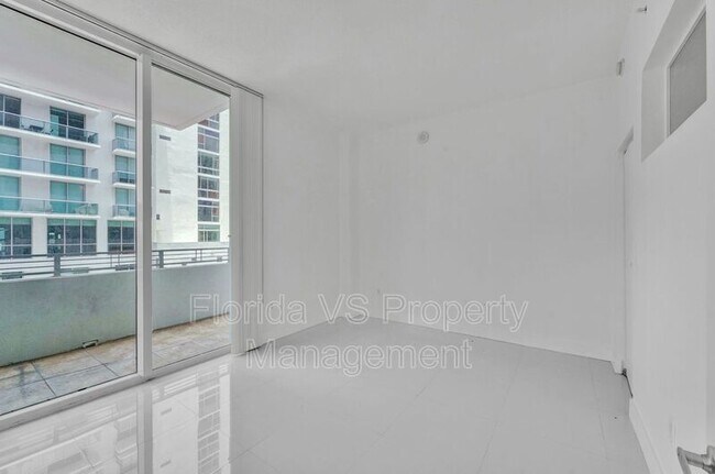 Building Photo - 350 NE 24th St