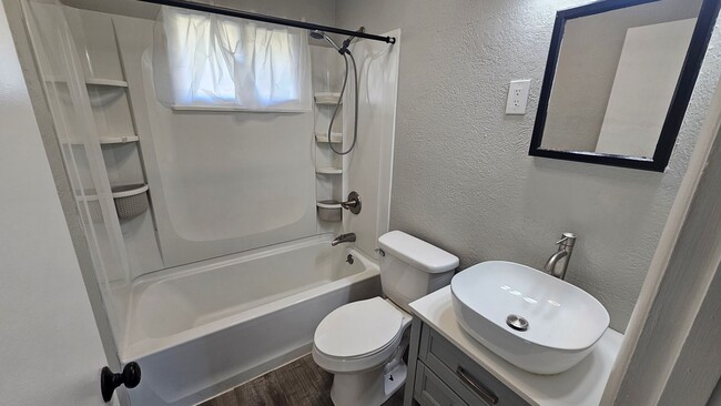 Building Photo - 1258 Richard Ct