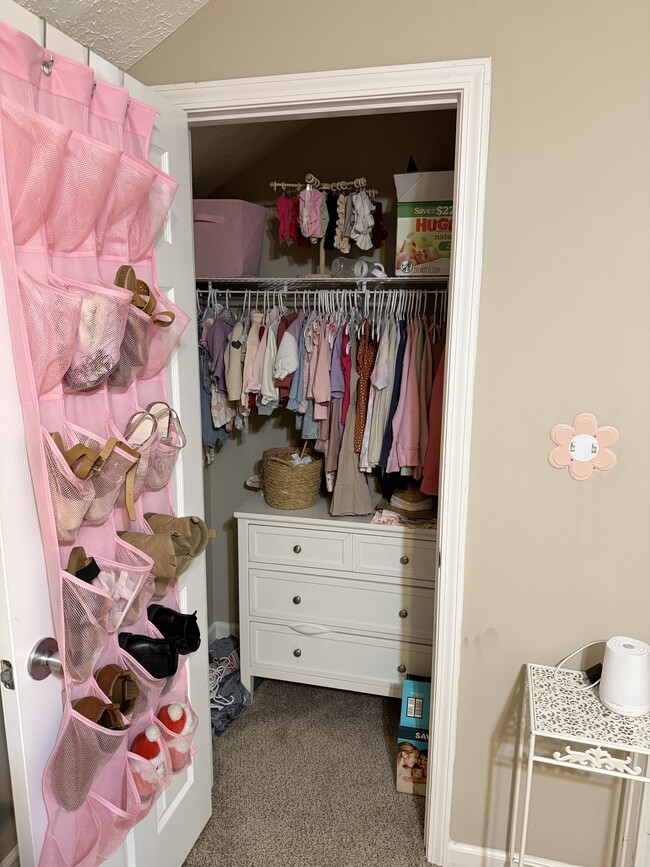 Building Photo - 275 Lost River Ln