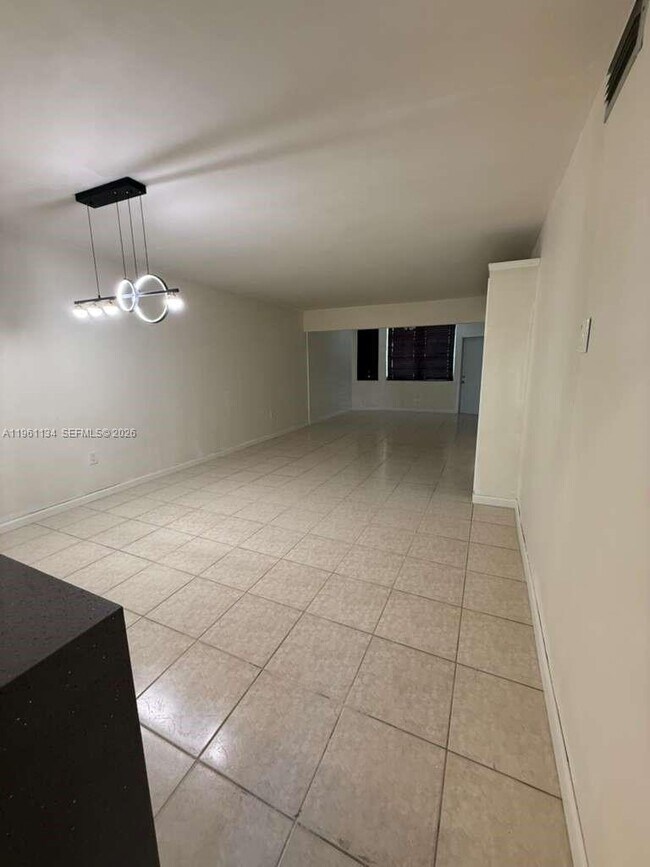 Building Photo - 1710 NE 191st St