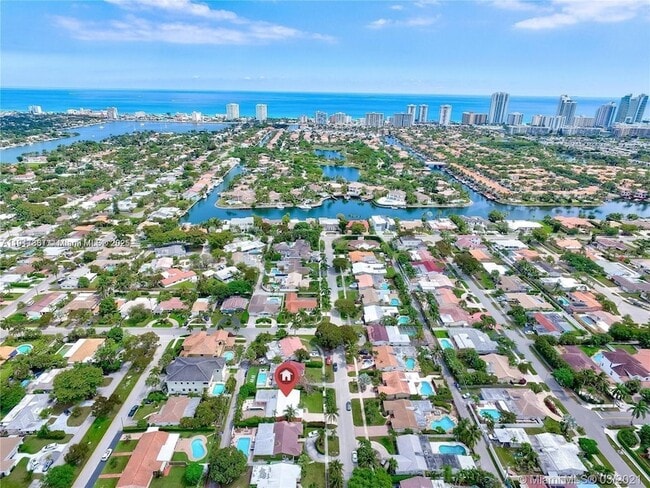 Building Photo - 1309 Funston St