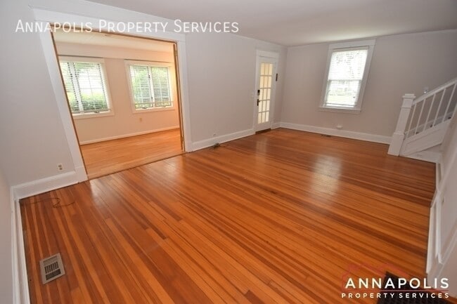 Building Photo - 33 Glen Ave