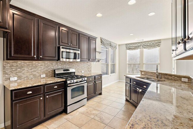 Building Photo - 2406 Yorkshire Ln