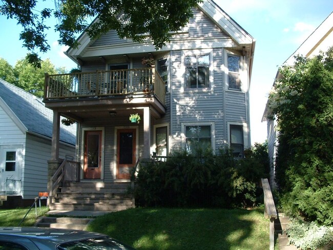Primary Photo - 3280 N Bartlett Ave
