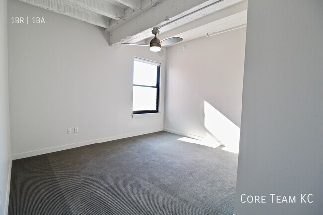 Building Photo - 217 W Pershing Rd