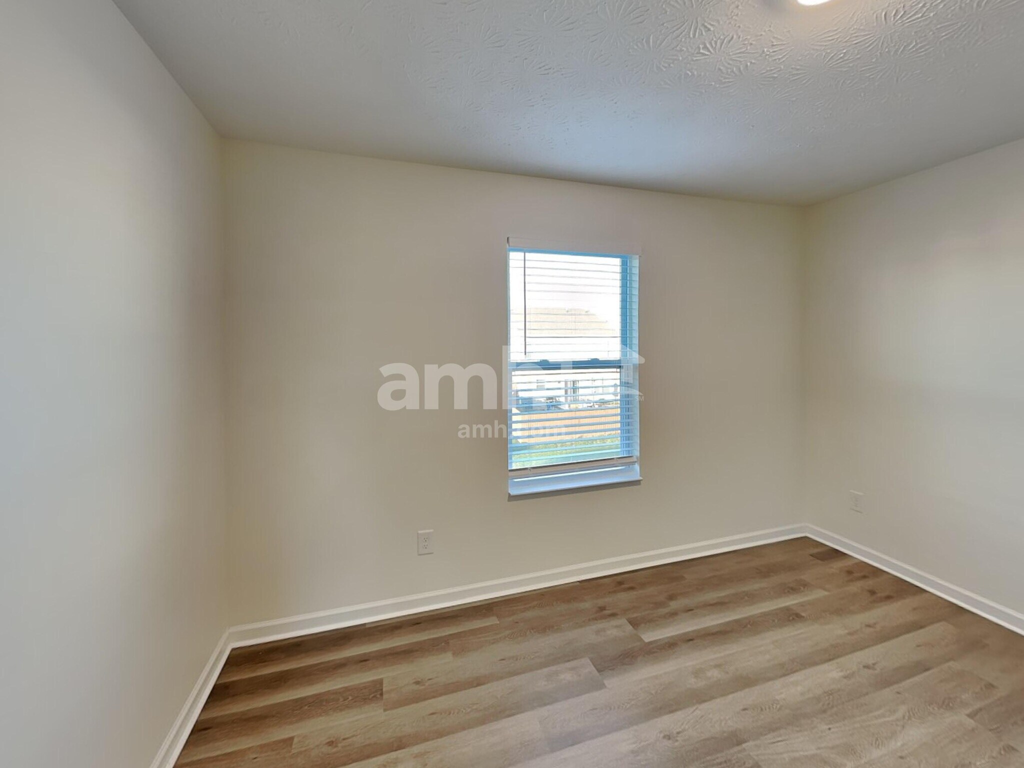 Building Photo - 62 Henderson Ln