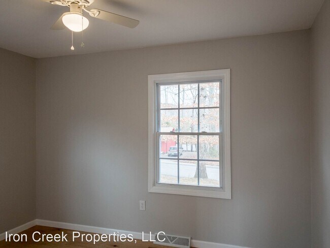 Building Photo - 3 br, 2 bath House - 16 King Arthur Place
