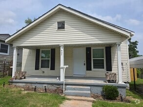 Building Photo - Be the first to lease this Bungalow Beauty!