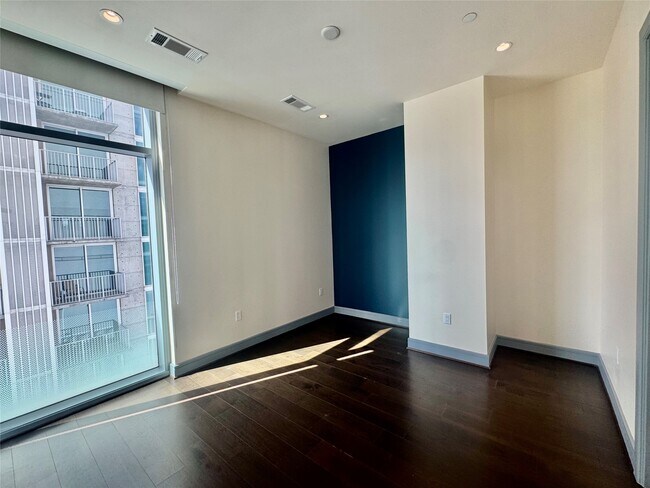 Building Photo - 4521 San Felipe St