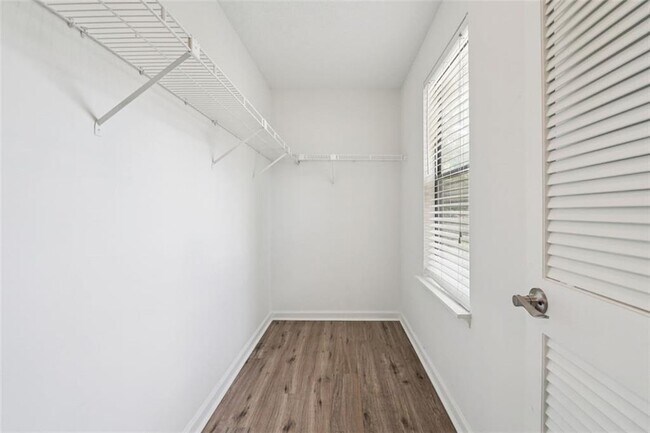 Building Photo - 5320 Kelleys Creek Dr