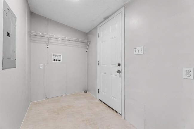 Building Photo - 930 Co Rd 224