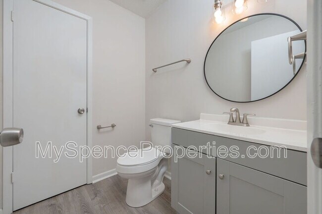 Building Photo - 126 Camellia Pl