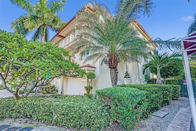 Building Photo - 3942 NE 171 St