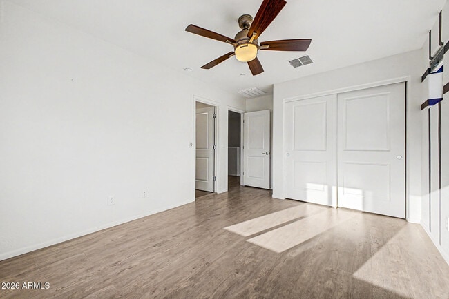 Building Photo - 1250 Abbey Ln