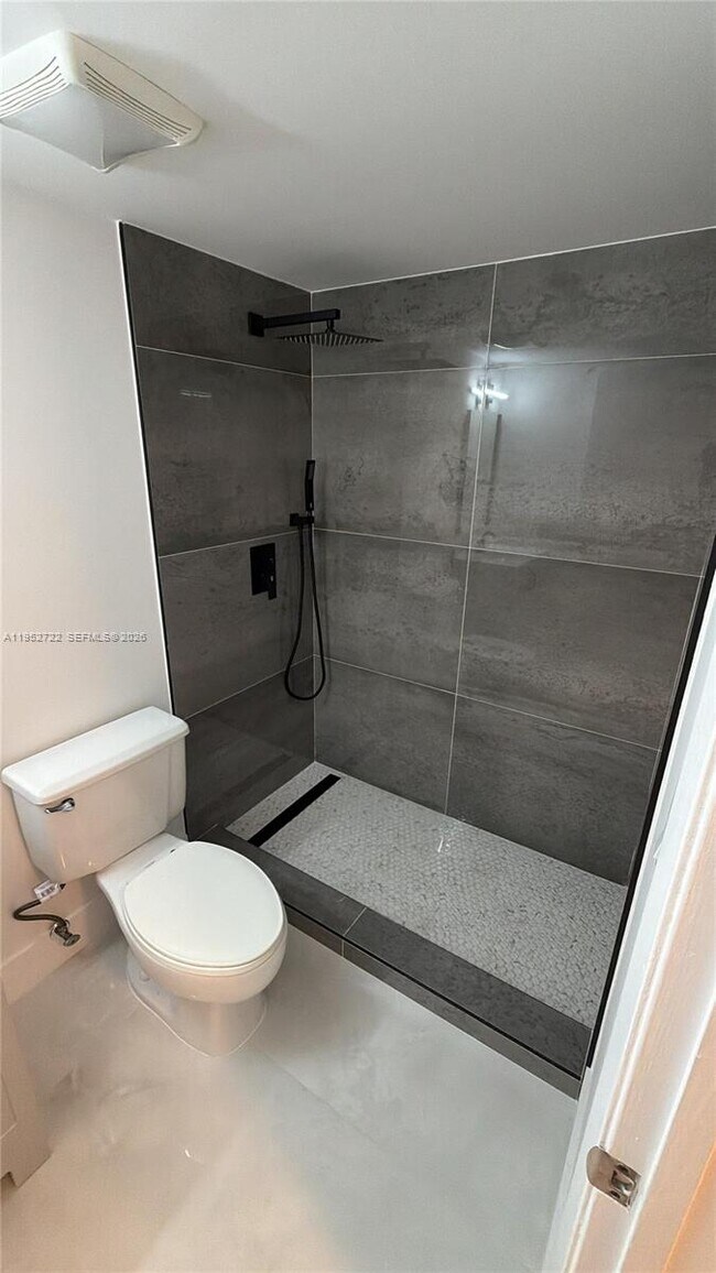 Building Photo - 850 N Miami Ave