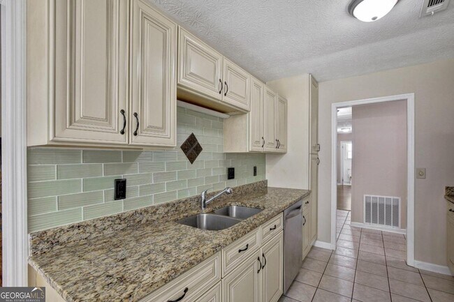 Building Photo - 109 Boxwood Ct