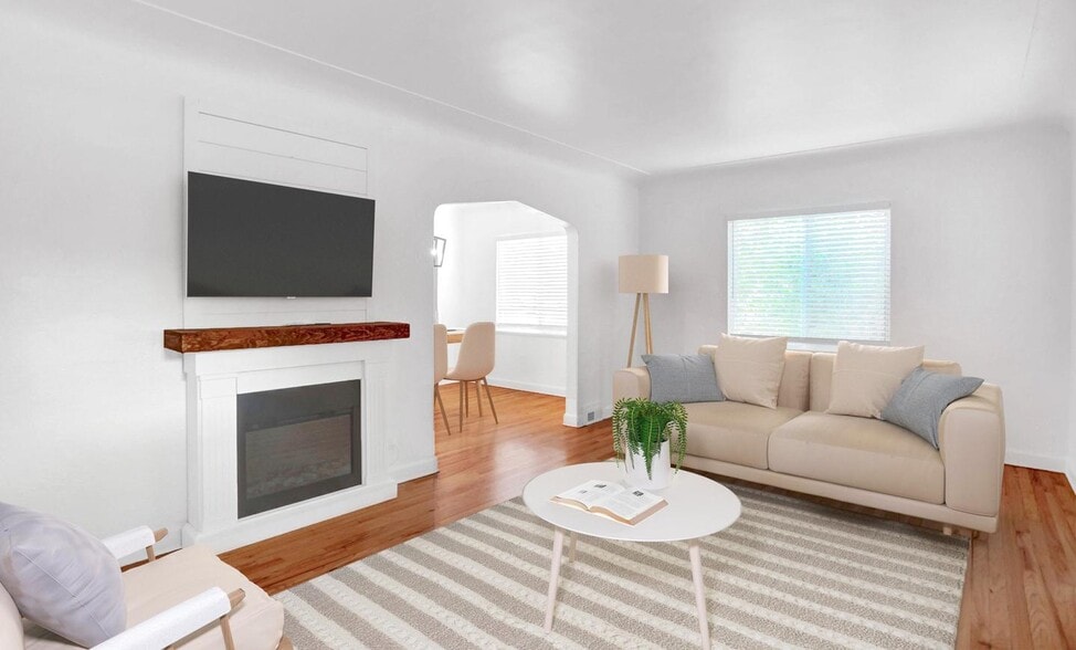 Building Photo - Elegant Sunnyside home with covered patio by Rocky Mtn Lake Park