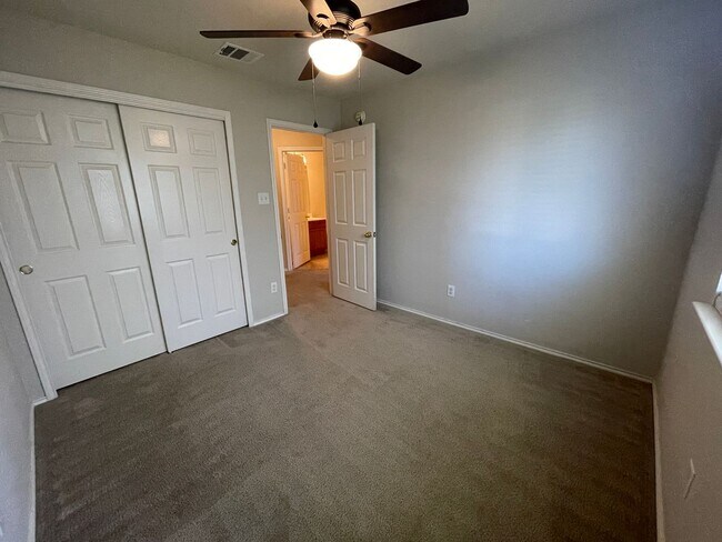 Building Photo - 3-Bedroom House for Rent in Killeen, TX
