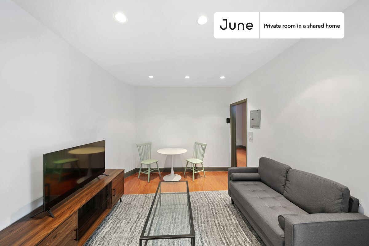 Building Photo - Room in Shared 2 bed/1 bath home in East Harlem