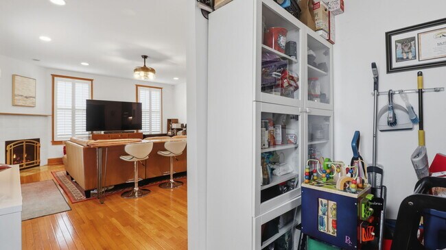 Building Photo - 30 Longfellow St NE