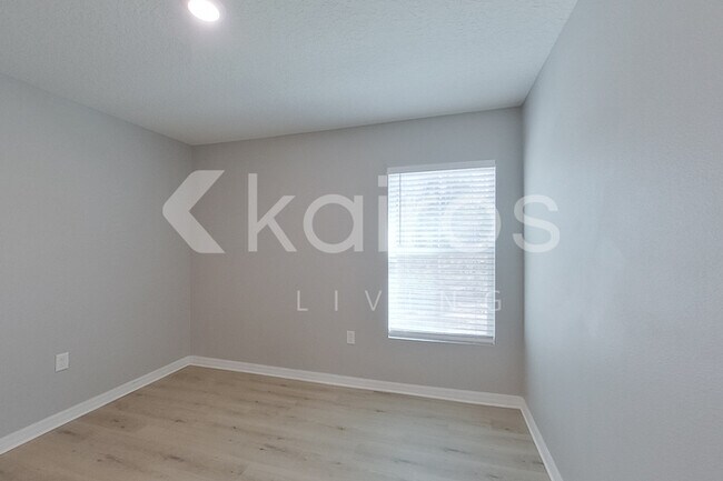Building Photo - 2799 W Sheila Dr