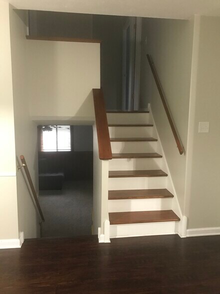 Building Photo - 8267 Findley Dr