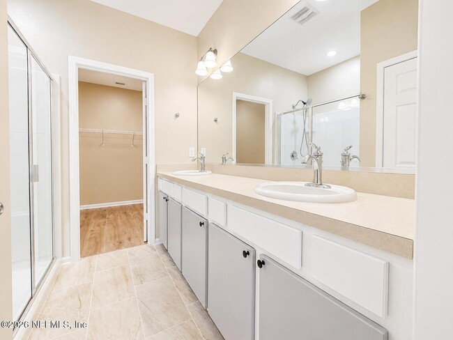 Building Photo - 550 Drysdale Dr