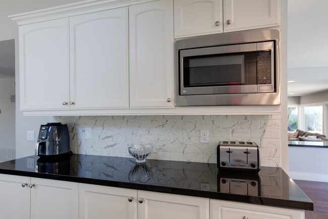Building Photo - 7446 Trigo Ln