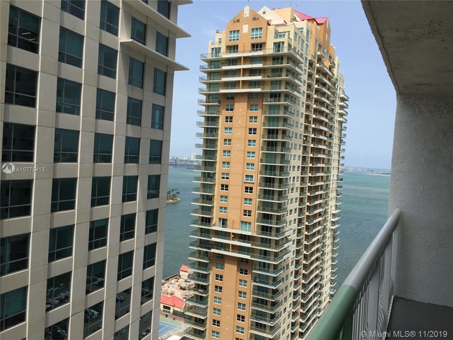 Building Photo - 1200 Brickell Bay Dr