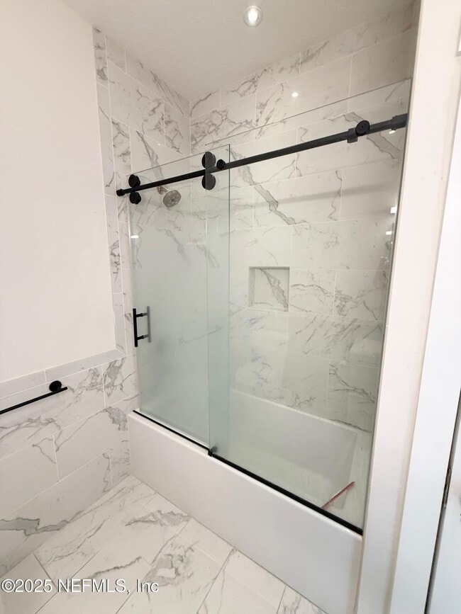 Building Photo - 1733 Memorial Park Terrace