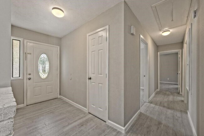 Building Photo - 23906 Spring Towne Dr