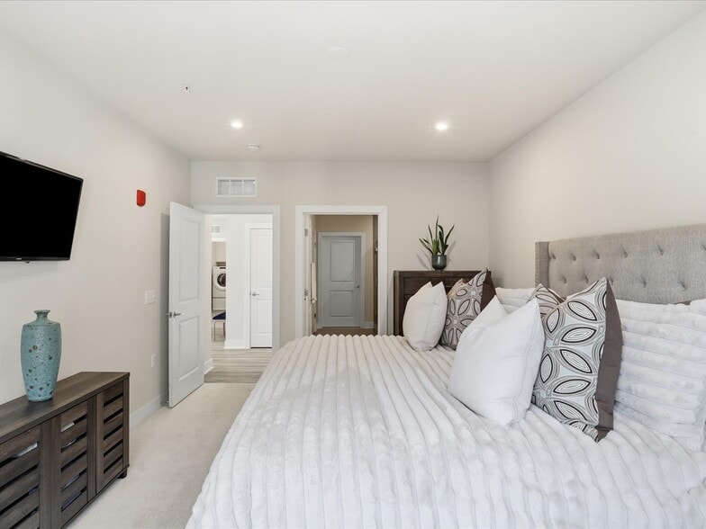 Building Photo - 106 Saint Ives Pl