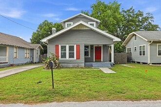 Building Photo - 203 W Emma St