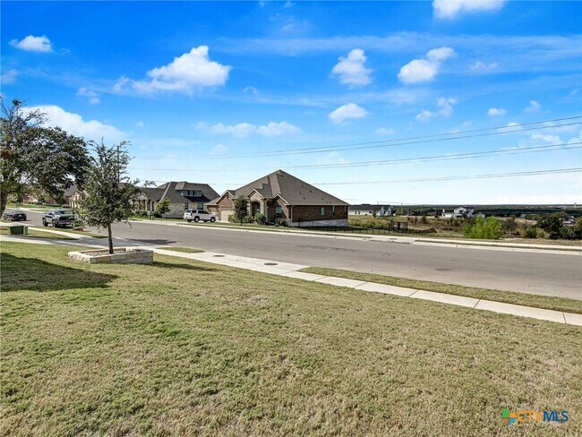 Building Photo - 1701 Meadow Crest