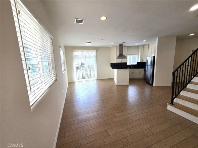 Building Photo - Spacious 2BR Condo in Los Angeles