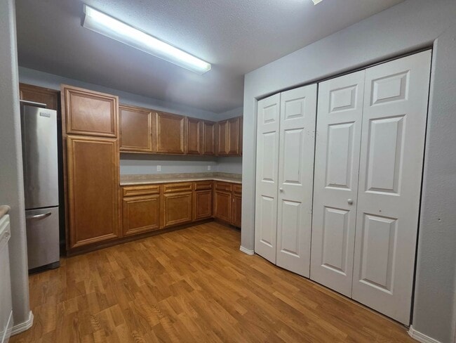 Building Photo - 906 Whitetail Ct