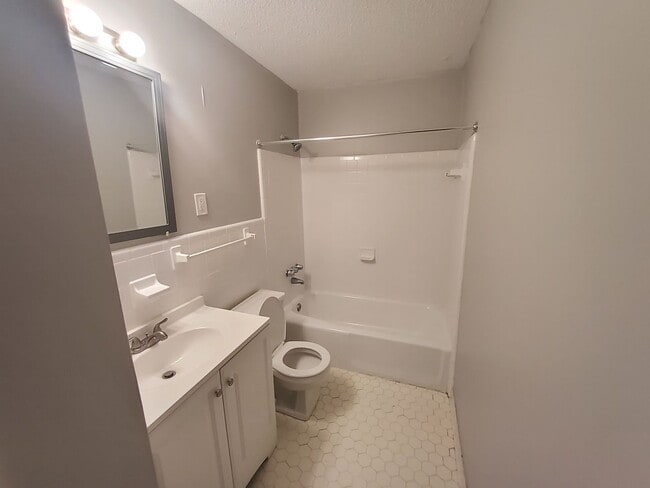 Building Photo - 4202 Crain Rd