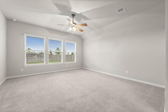 Building Photo - 30839 Boxwood Dr