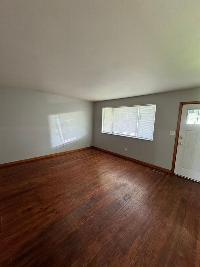 Building Photo - Perry Twp - 3 BR ranch